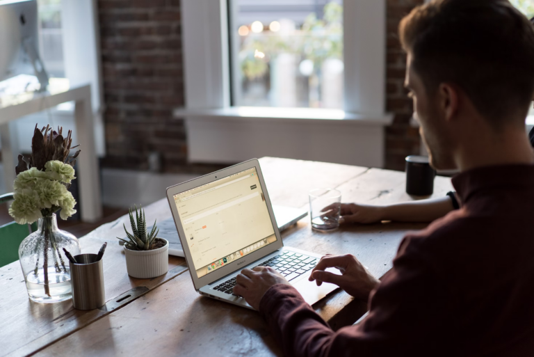 eCommerce Vs Quick Commerce – Where to Sell Your Products?